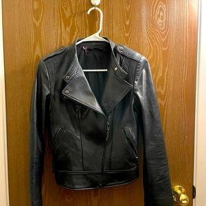 leather jacket size xs, 100% lamb leather.